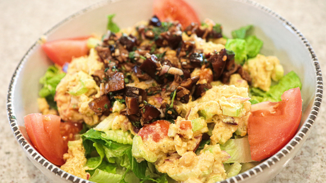 Creamy Chickpea Salad Image